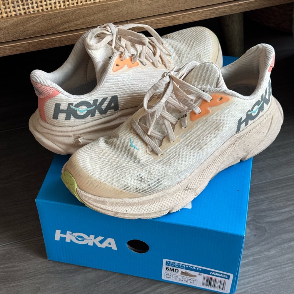 Hoka Clifton 9 Youth Size 6 (UK 5)